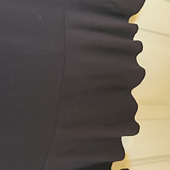 EUC White House Black Market Short Sleeve Black Dress Hem & Keyhole Detail - Picture 5 of 8